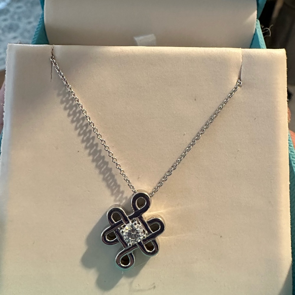 Lulu Avenue necklace